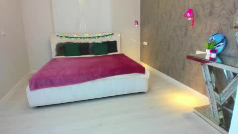 Snapshot of alisa_glamur chatting on February 16, 4:32 pm alisa_glamur online show from February 16, 4:32 pm