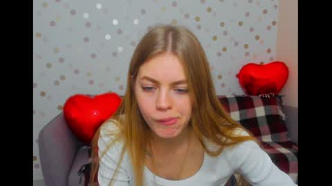 Snapshot of alisa_glamur chatting on January 26, 4:09 pm alisa_glamur online show from January 26, 4:09 pm