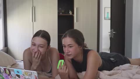 Snapshot of alisaa_01 chatting on September 19, 6:39 am Alice Fansly Alisa01 online show from September 19, 6:39 am