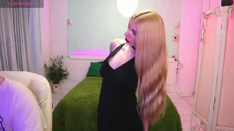 Alisa Aleks online show from April 18, 7:58 pm