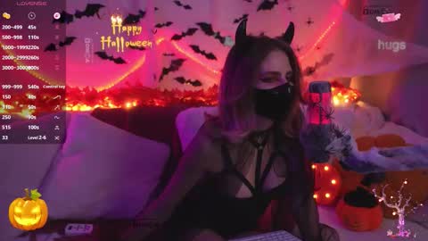 Alisarogs online show from October 31, 7:36 pm