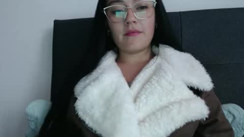 alisha_9997 online show from April 15, 9:48 pm