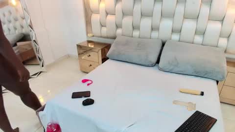 Alisha online show from October 3, 1:30 pm