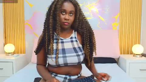 Alisha online show from November 4, 1:45 pm