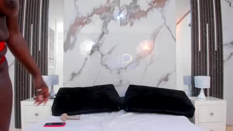 Alisha online show from October 5, 1:41 pm