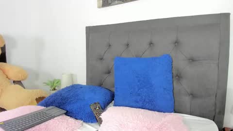 Alisha online show from September 23, 8:15 pm