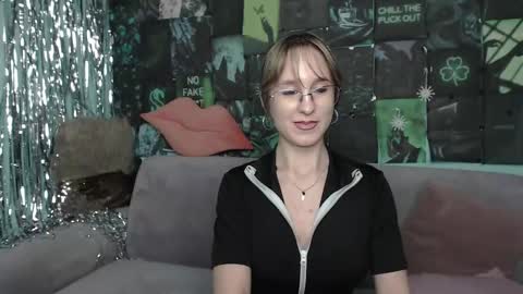 alishakelly online show from December 14, 1:39 pm