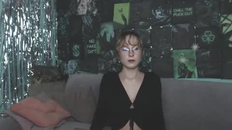 Snapshot of alishakelly chatting on November 1, 2:05 pm alishakelly online show from November 1, 2:05 pm