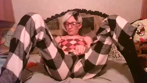 Alisha online show from September 24, 8:32 am