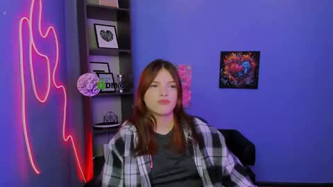 Alisha online show from May 15, 1:29 pm