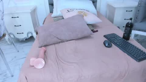 Alison online show from September 15, 7:48 pm