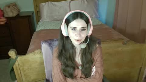 Alison Fields online show from March 6, 4:06 pm