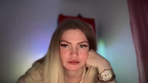 Ecate online show from October 26, 9:25 pm