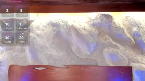 Alison Moon  online show from December 17, 10:05 pm