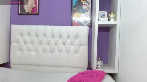aliss_diiaz online show from January 9, 2:01 am