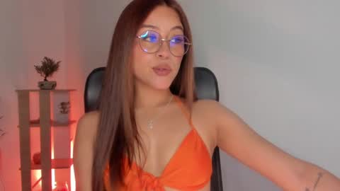 Snapshot of aliss_es chatting on January 3, 12:29 pm ALISS online show from January 3, 12:29 pm