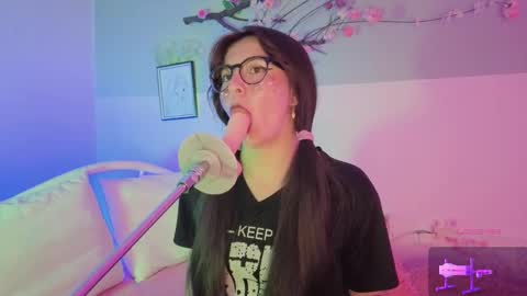 Mia online show from March 19, 9:31 pm