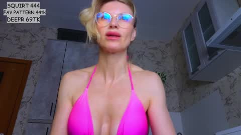 im Allise online show from May 15, 2:20 am