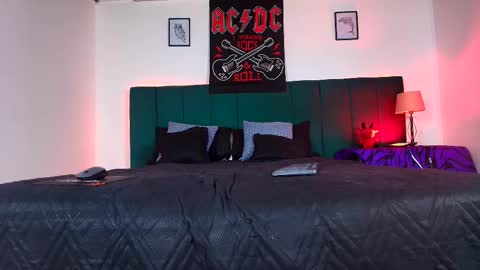 Alisse online show from December 15, 12:56 pm