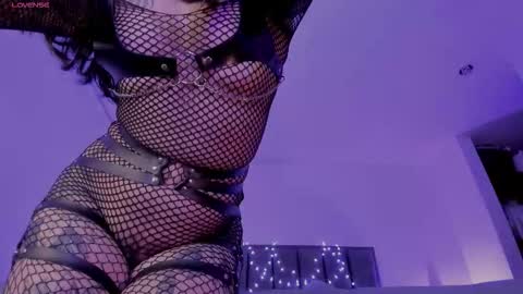    online show from October 15, 2:04 am