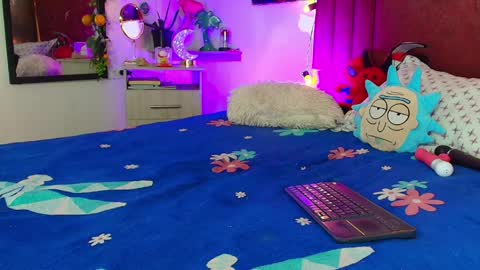 Alisson IG alisson zafiro27 online show from April 11, 7:45 am