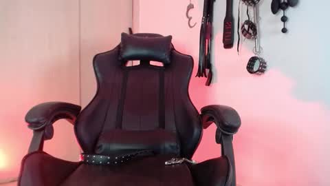 Alisson Beckett online show from September 30, 8:52 pm