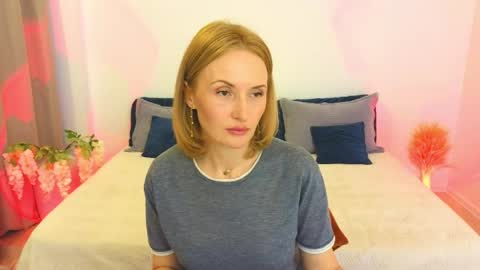 alisssarose online show from May 12, 8:18 pm