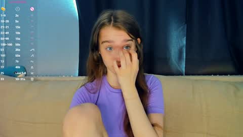 Alivia online show from May 22, 8:32 am