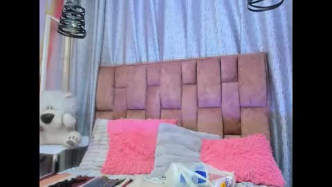 alix noa online show from November 15, 8:43 pm