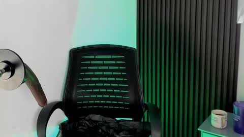 Aliyahs stone online show from November 6, 12:08 pm