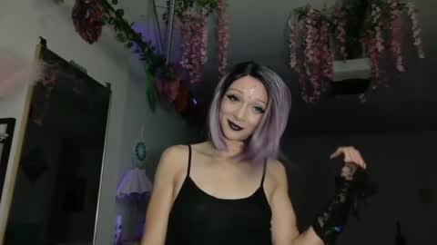 Alizae Richards online show from September 13, 6:05 am