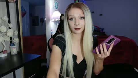 Alizae Richards online show from November 5, 5:53 am