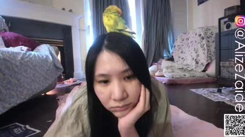 Alize Zaide online show from December 5, 9:45 pm