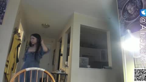 Alize Zaide online show from December 17, 9:10 pm