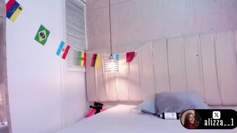 alizza_ online show from July 2, 11:48 am