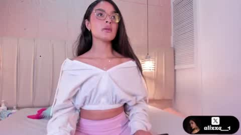 alizza_ online show from July 13, 11:47 am