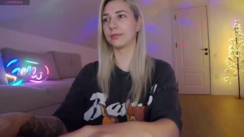 A day u didnt smile is a lost day online show from January 12, 2:46 pm