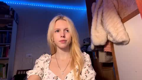 Lina online show from December 5, 5:22 pm