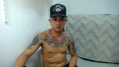 Snapshot of allen_69xx chatting on March 6, 4:41 am allen online show from March 6, 4:41 am