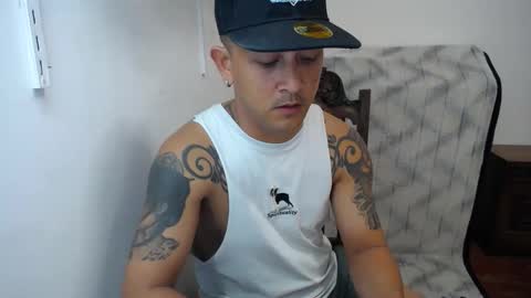 Snapshot of allen_69xx chatting on December 14, 2:33 am allen online show from December 14, 2:33 am