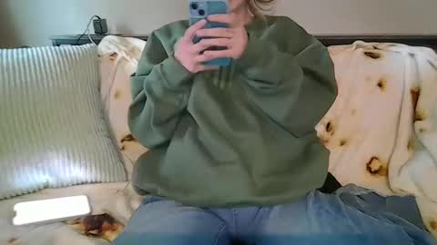 alliebearx online show from May 26, 8:37 pm