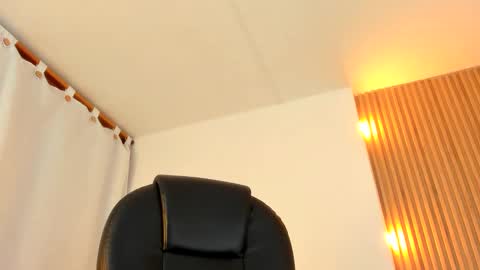 allison_fosther online show from February 8, 4:49 am