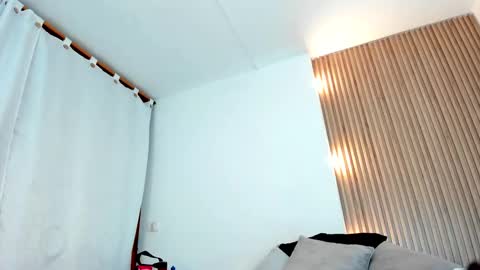 allison_fosther online show from October 1, 3:05 am