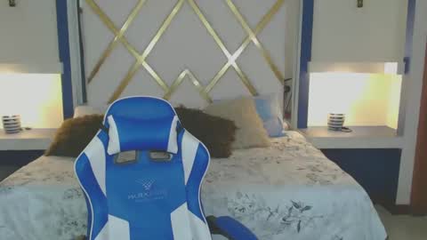 Snapshot of allisonlove_88 chatting on February 16, 11:49 am ALLISON online show from February 16, 11:49 am