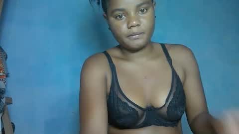 allizida01 online show from December 4, 12:05 pm