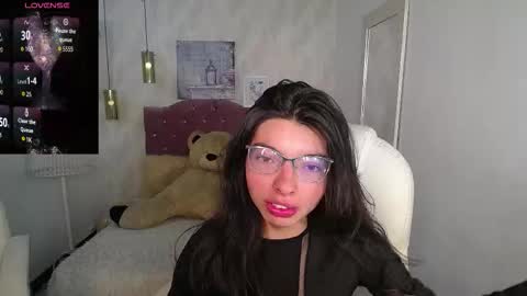 alison online show from November 11, 8:00 pm