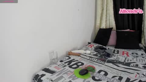 Snapshot of allondra_11 chatting on December 9, 11:45 pm allondra online show from December 9, 11:45 pm