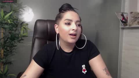 Snapshot of allyiah chatting on March 11, 8:42 pm online show from March 11, 8:42 pm