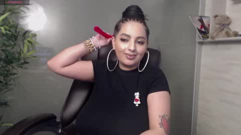 Snapshot of allyiah chatting on March 11, 11:47 pm online show from March 11, 11:47 pm