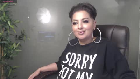 Snapshot of allyiah chatting on January 20, 1:07 am online show from January 20, 1:07 am